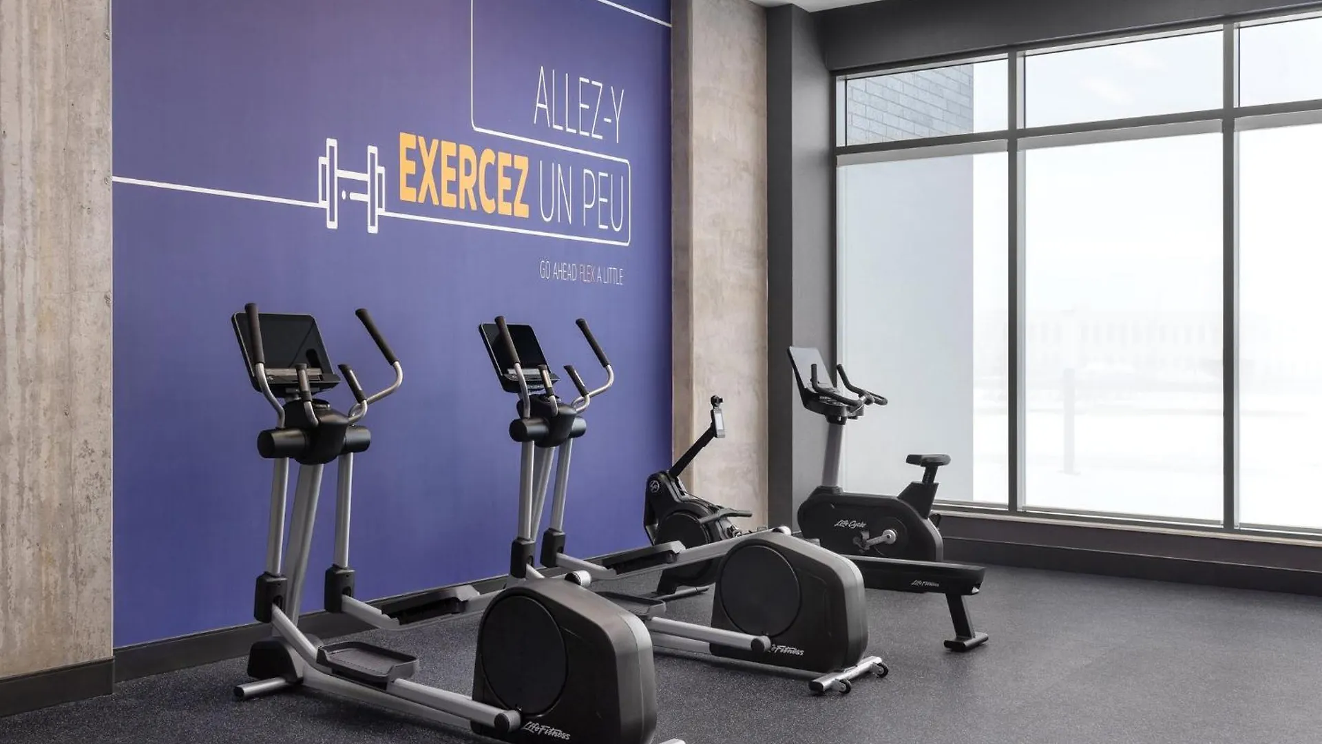 Holiday Inn Express Montreal Airport - St-Laurent By Ihg 2*,  Canada