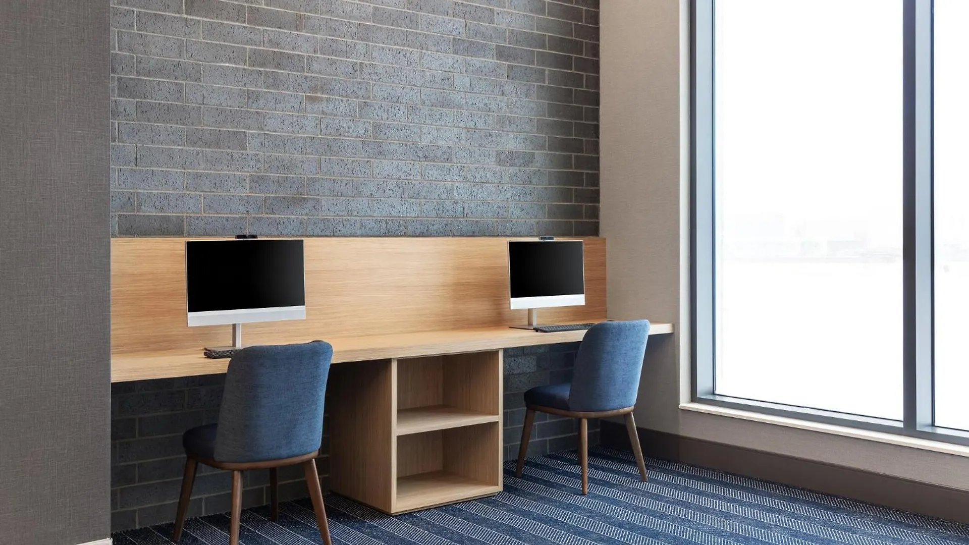 Holiday Inn Express Montreal Airport - St-Laurent By Ihg Hotel