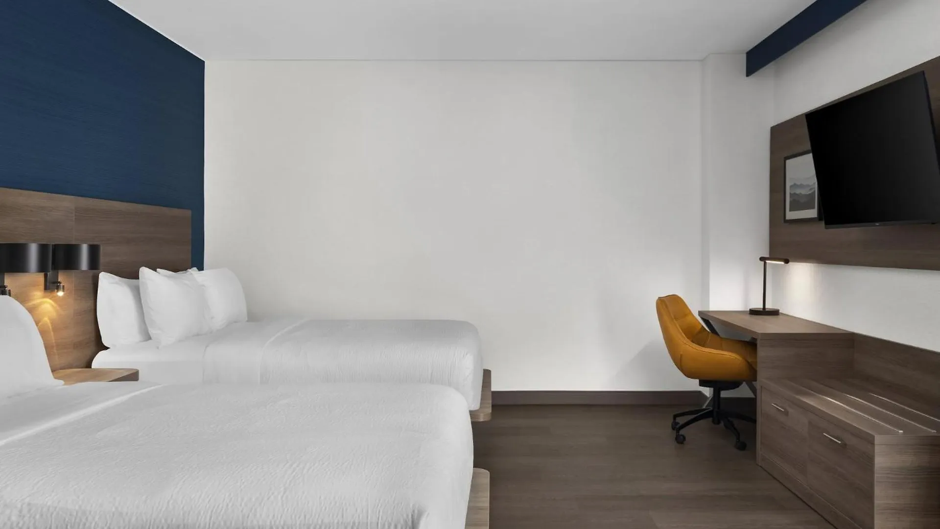 Holiday Inn Express Montreal Airport - St-Laurent By Ihg