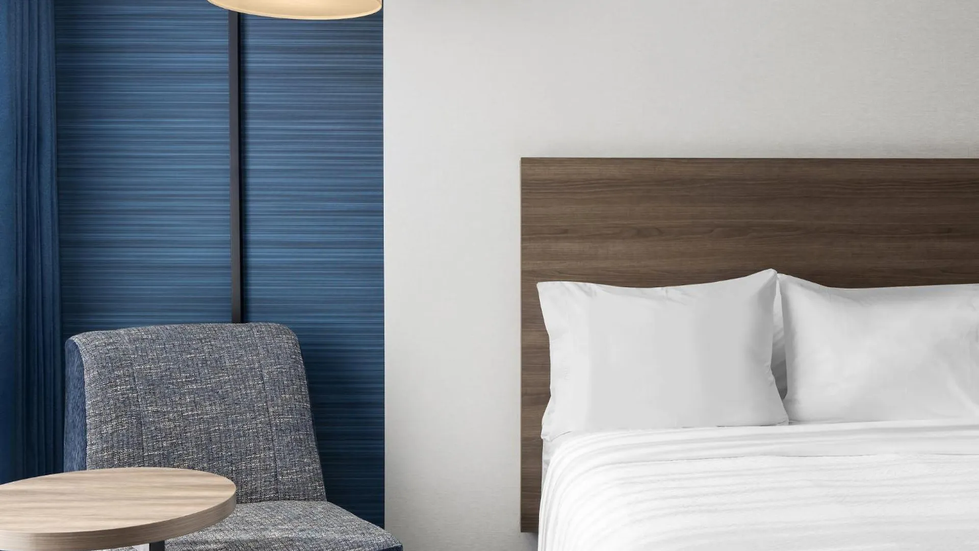 Holiday Inn Express Montreal Airport - St-Laurent By Ihg