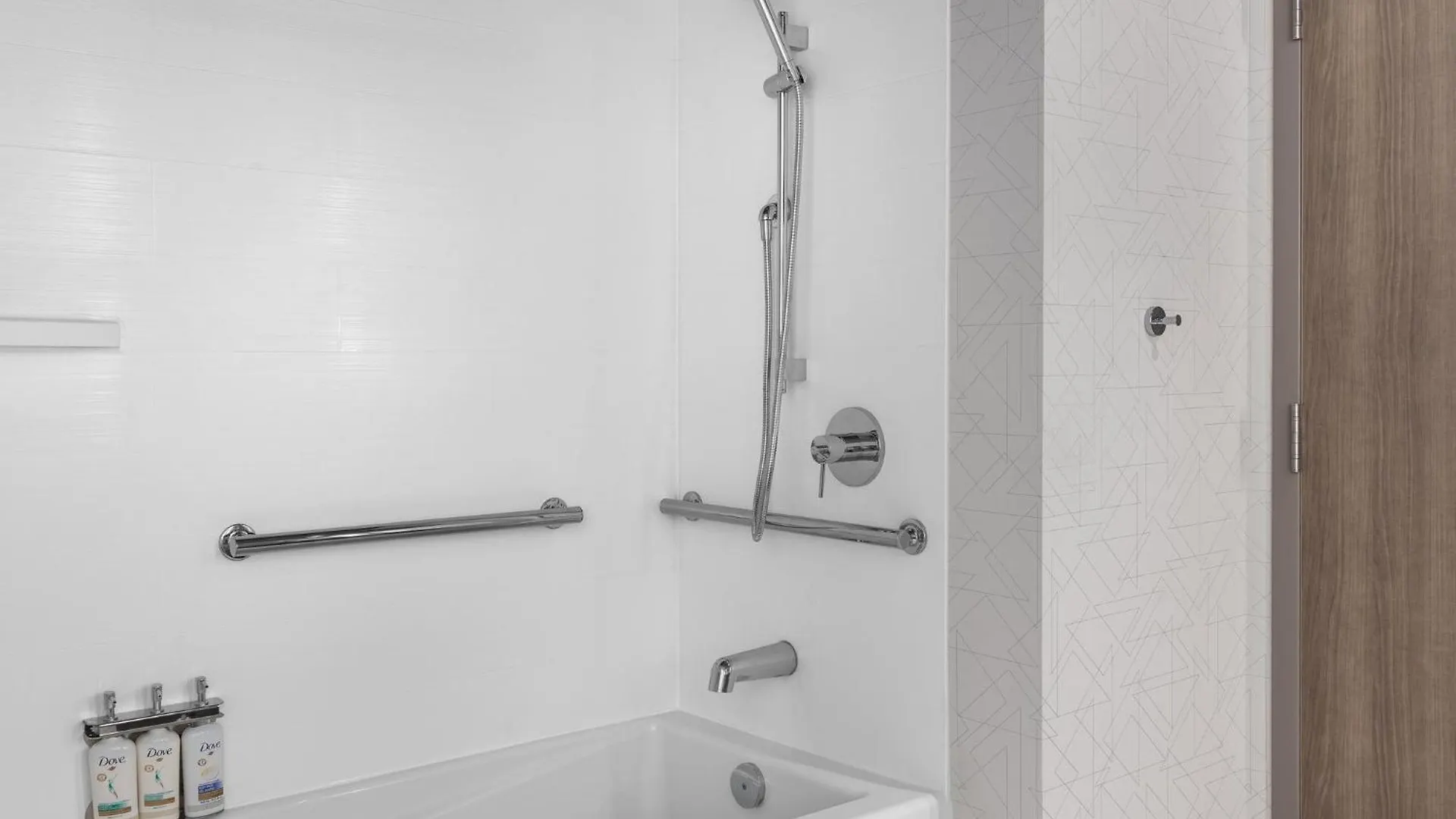 Holiday Inn Express Montreal Airport - St-Laurent By Ihg Hotel