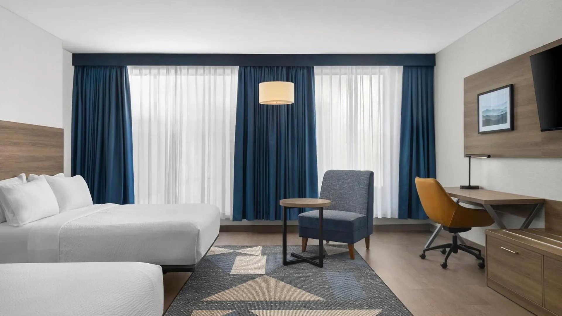 Holiday Inn Express Montreal Airport - St-Laurent By Ihg 2*,  Canada
