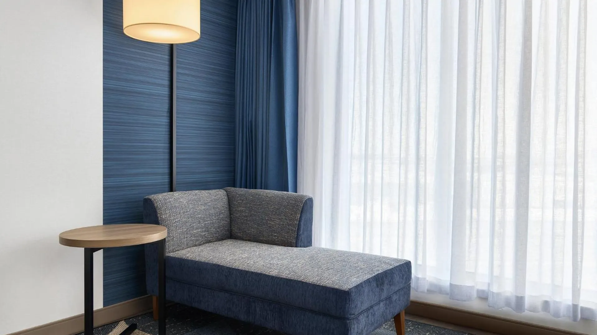 ** Hotel Holiday Inn Express Montreal Airport - St-Laurent By Ihg Canada