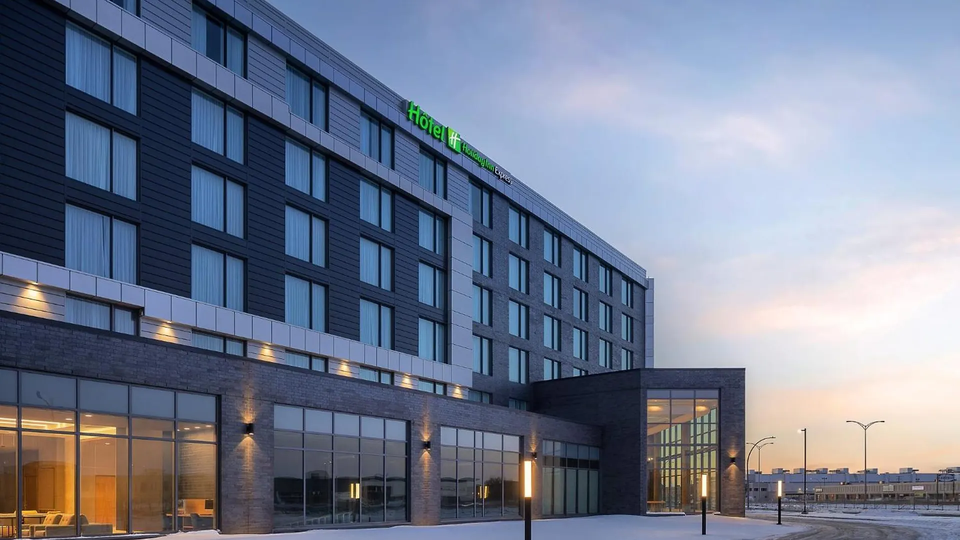 Holiday Inn Express Montreal Airport - St-Laurent By Ihg Hotel